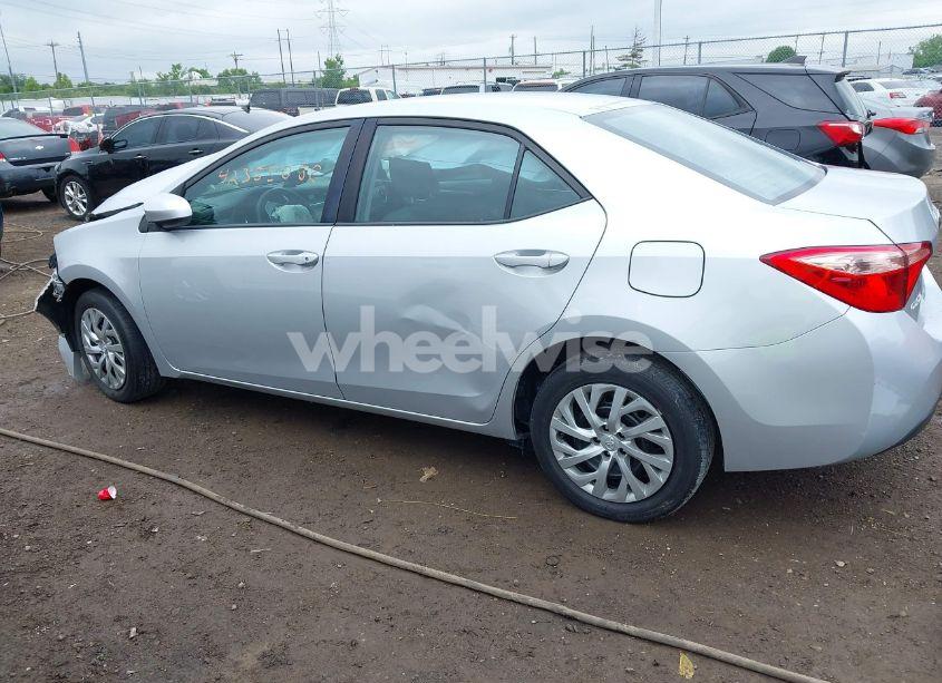 Photo 15 of 2019 Toyota Corolla LE (VIN 2T1BURHE2KC146071)