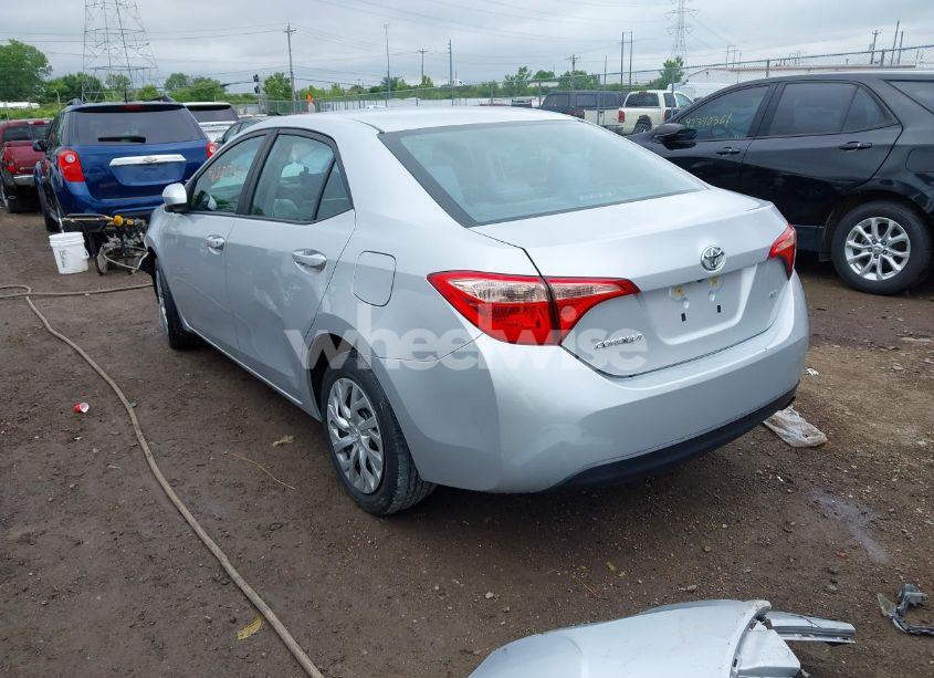 Photo 3 of 2019 Toyota Corolla LE (VIN 2T1BURHE2KC146071)