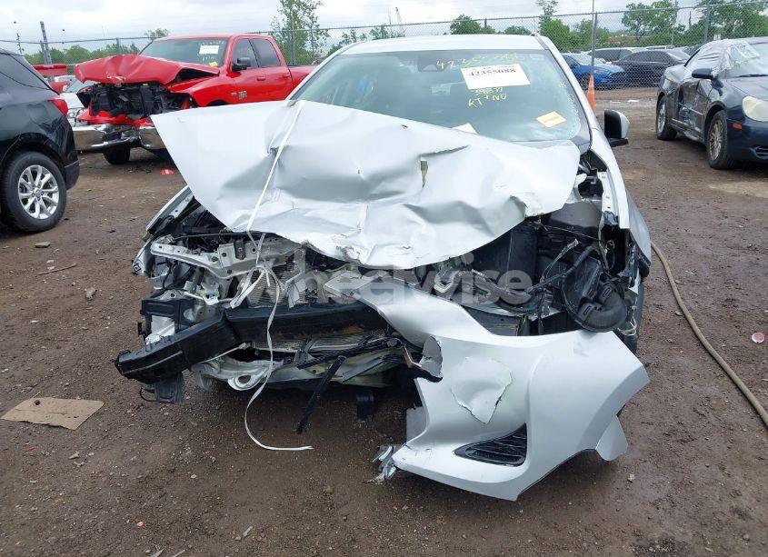 Photo 6 of 2019 Toyota Corolla LE (VIN 2T1BURHE2KC146071)