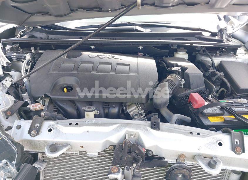 Photo 10 of 2019 Toyota Corolla LE (VIN 2T1BURHE2KC152131)