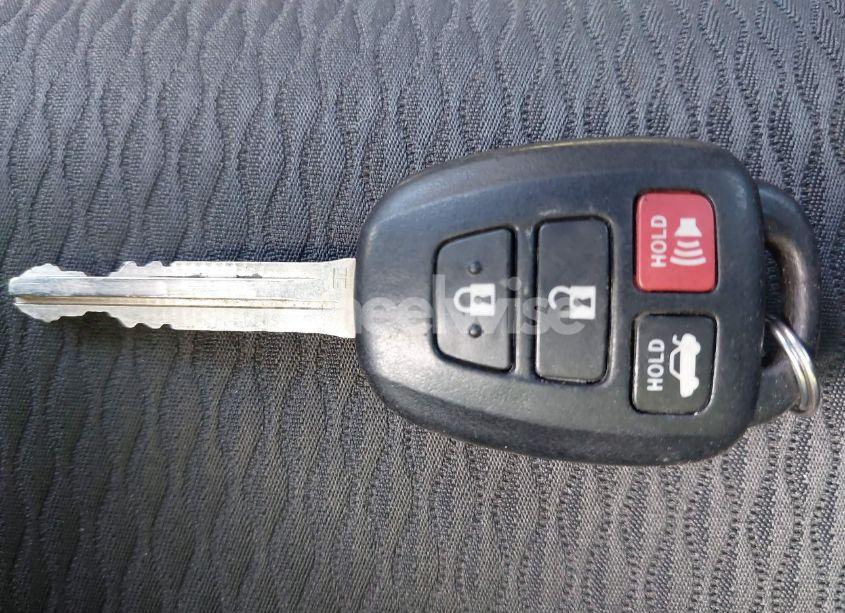 Photo 11 of 2019 Toyota Corolla LE (VIN 2T1BURHE2KC152131)