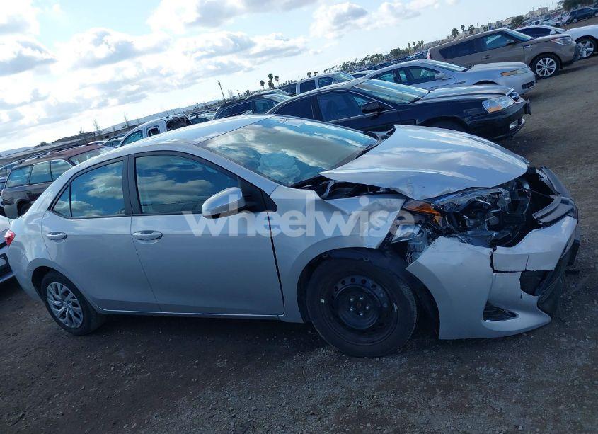 Photo 13 of 2019 Toyota Corolla LE (VIN 2T1BURHE2KC152131)