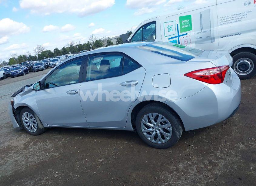 Photo 14 of 2019 Toyota Corolla LE (VIN 2T1BURHE2KC152131)