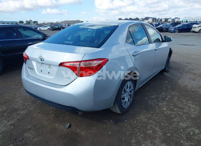 Photo 4 of 2019 Toyota Corolla LE (VIN 2T1BURHE2KC152131)