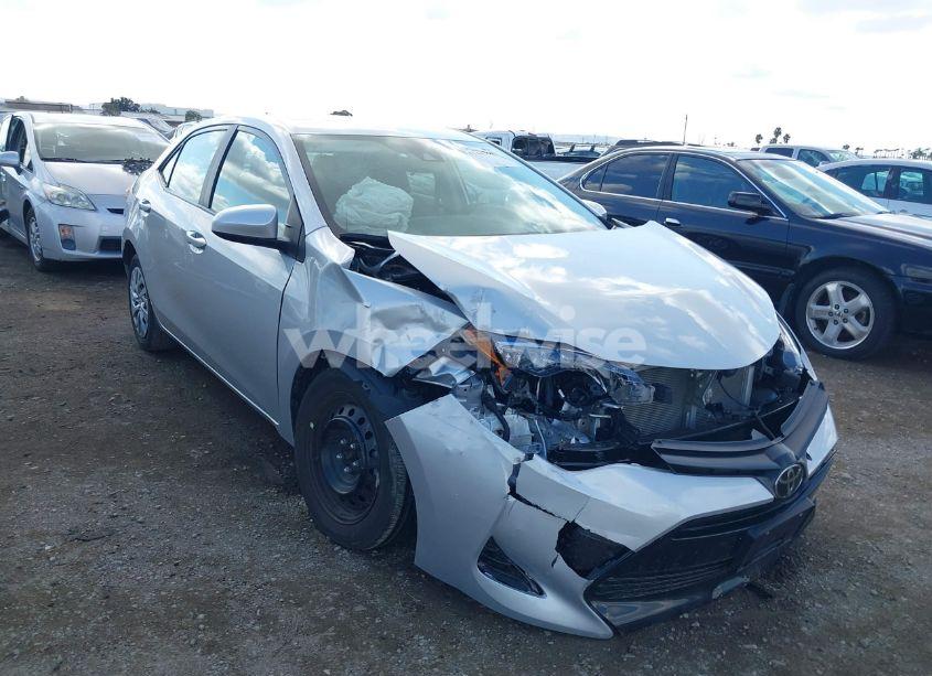 Photo 6 of 2019 Toyota Corolla LE (VIN 2T1BURHE2KC152131)