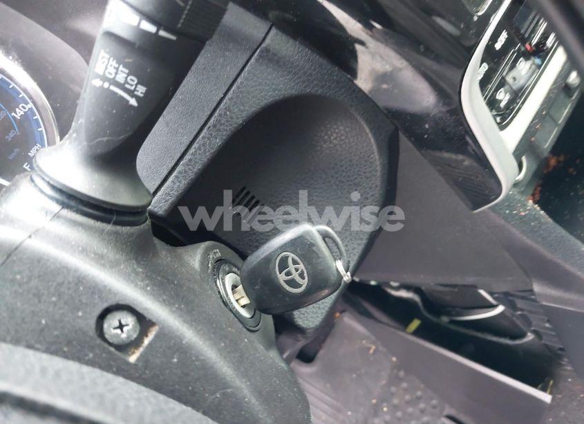 Photo 11 of 2019 Toyota Corolla LE (VIN 2T1BURHE2KC162352)