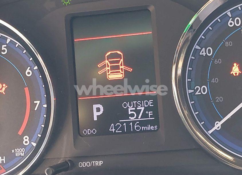 Photo 15 of 2019 Toyota Corolla LE (VIN 2T1BURHE2KC176395)