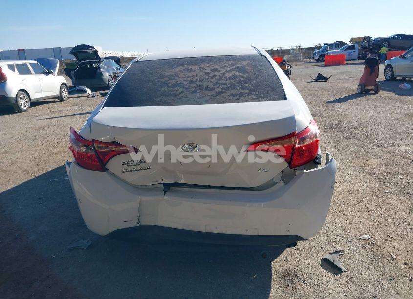 Photo 16 of 2019 Toyota Corolla LE (VIN 2T1BURHE2KC176395)
