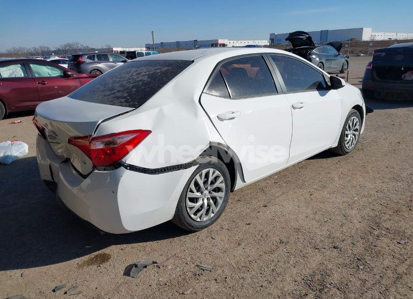 Photo 4 of 2019 Toyota Corolla LE (VIN 2T1BURHE2KC176395)