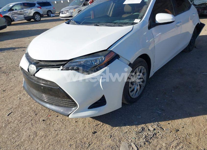 Photo 6 of 2019 Toyota Corolla LE (VIN 2T1BURHE2KC176395)