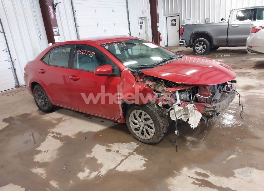 2019 Toyota Corolla LE (VIN 2T1BURHE2KC181404) main photo