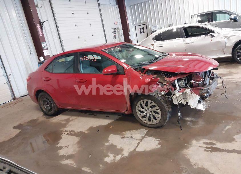 Photo 13 of 2019 Toyota Corolla LE (VIN 2T1BURHE2KC181404)