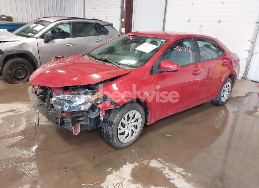 Photo 2 of 2019 Toyota Corolla LE (VIN 2T1BURHE2KC181404)