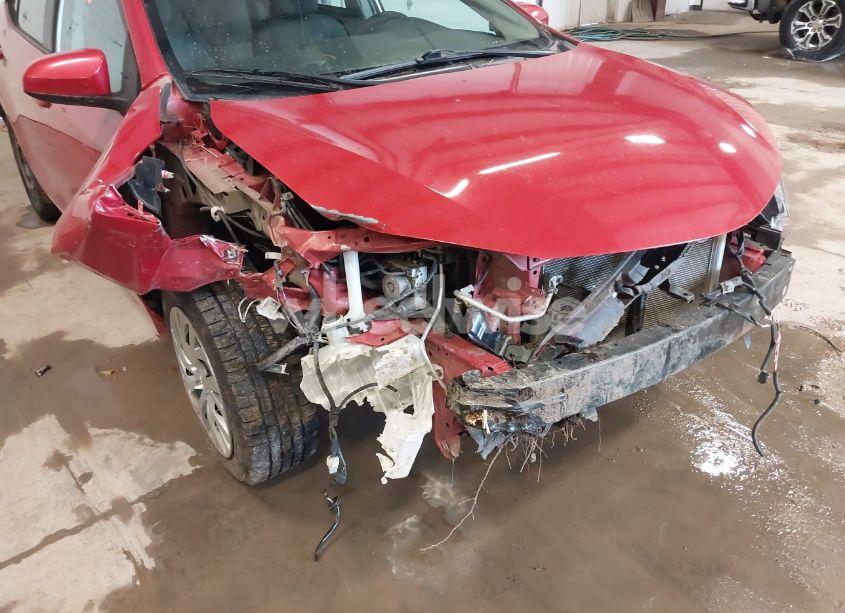 Photo 6 of 2019 Toyota Corolla LE (VIN 2T1BURHE2KC181404)