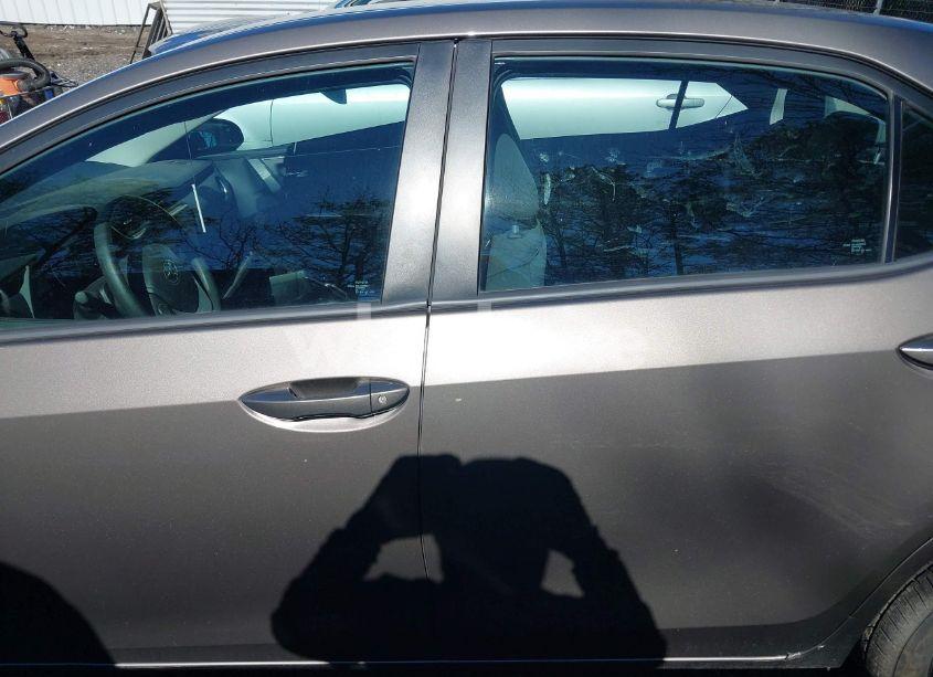 Photo 13 of 2019 Toyota Corolla LE (VIN 2T1BURHE2KC186389)