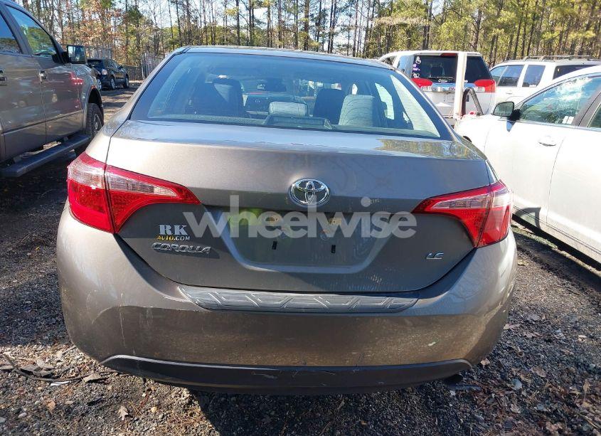 Photo 15 of 2019 Toyota Corolla LE (VIN 2T1BURHE2KC186389)