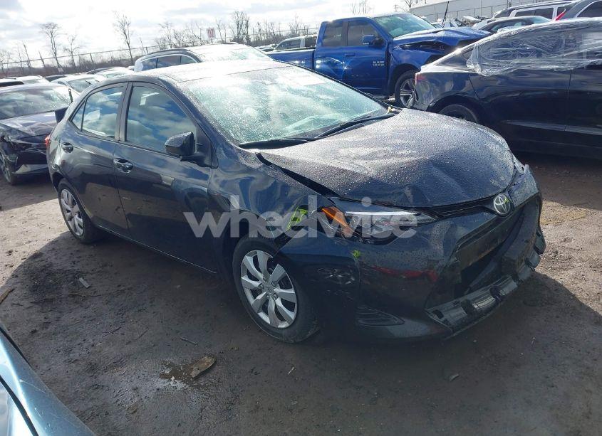 2019 Toyota Corolla LE (VIN 2T1BURHE2KC202994) main photo