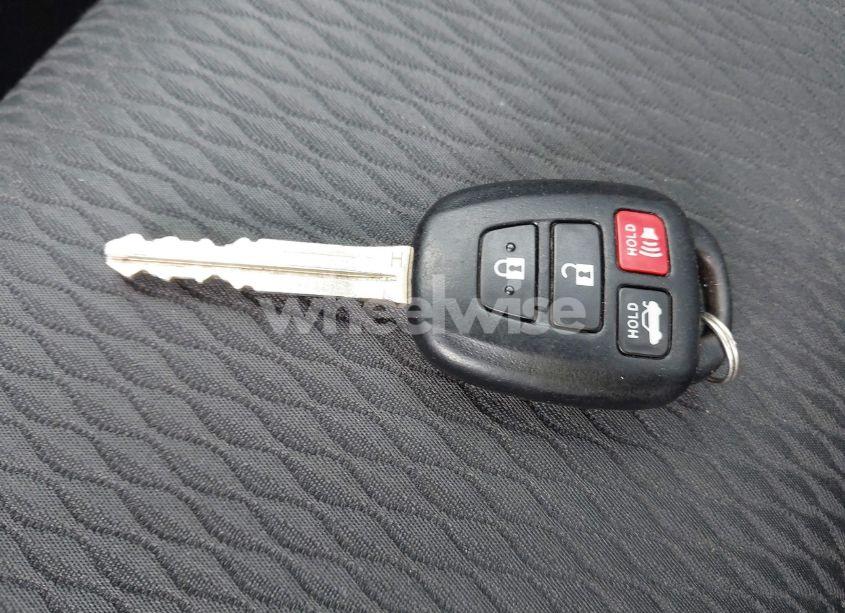 Photo 11 of 2019 Toyota Corolla LE (VIN 2T1BURHE2KC202994)