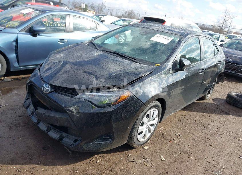 Photo 2 of 2019 Toyota Corolla LE (VIN 2T1BURHE2KC202994)