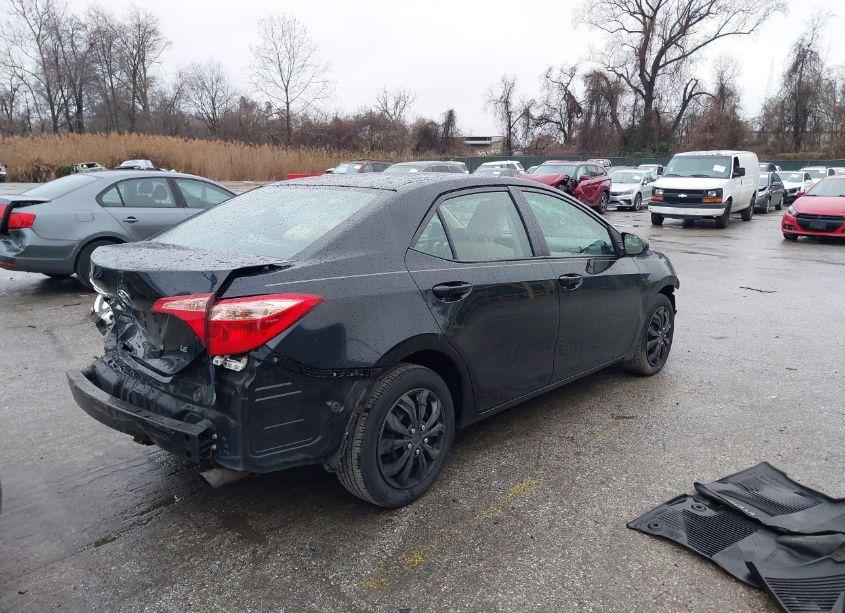 Photo 4 of 2019 Toyota Corolla LE (VIN 2T1BURHE2KC206043)