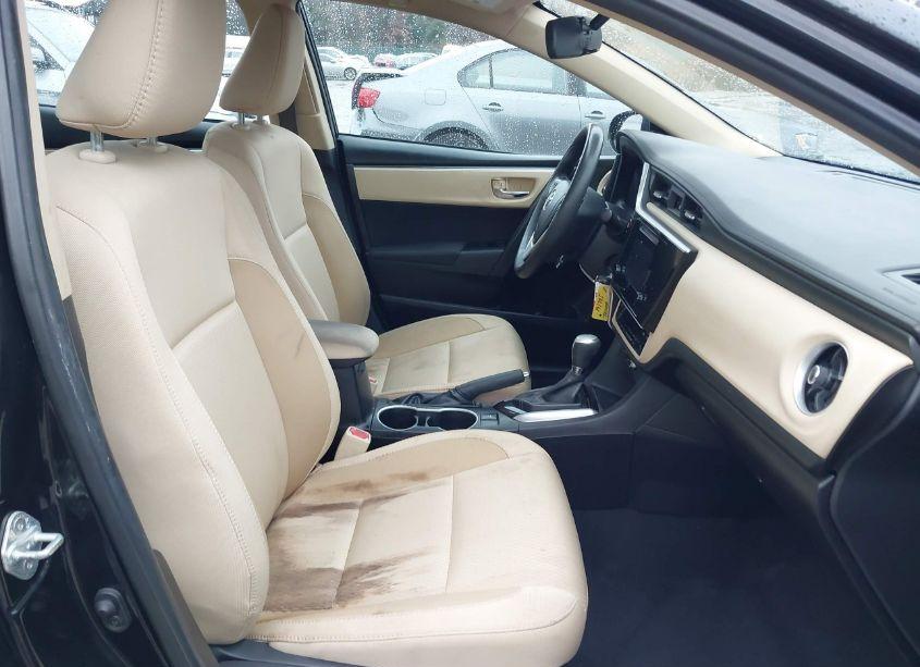 Photo 5 of 2019 Toyota Corolla LE (VIN 2T1BURHE2KC206043)