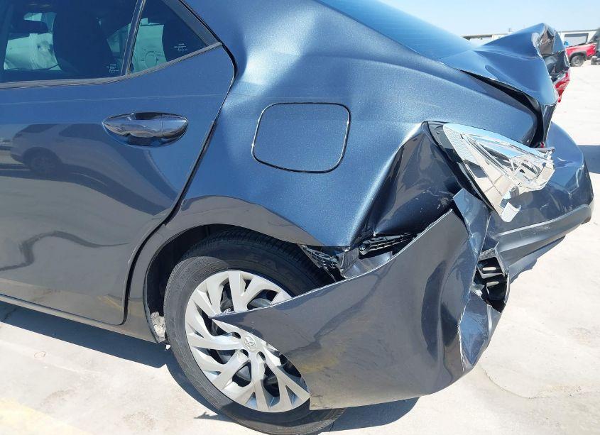 Photo 17 of 2019 Toyota Corolla LE (VIN 2T1BURHE2KC206690)