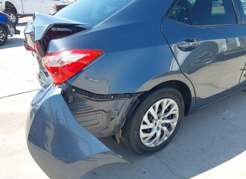 Photo 18 of 2019 Toyota Corolla LE (VIN 2T1BURHE2KC206690)