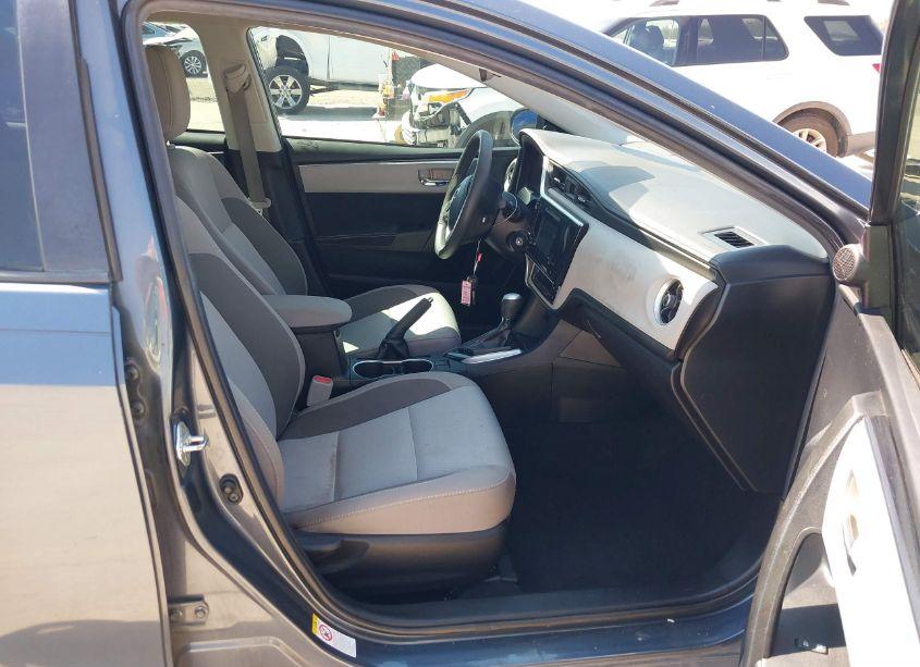 Photo 5 of 2019 Toyota Corolla LE (VIN 2T1BURHE2KC206690)