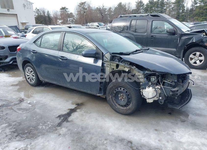 2019 Toyota Corolla LE (VIN 2T1BURHE2KC206835) main photo