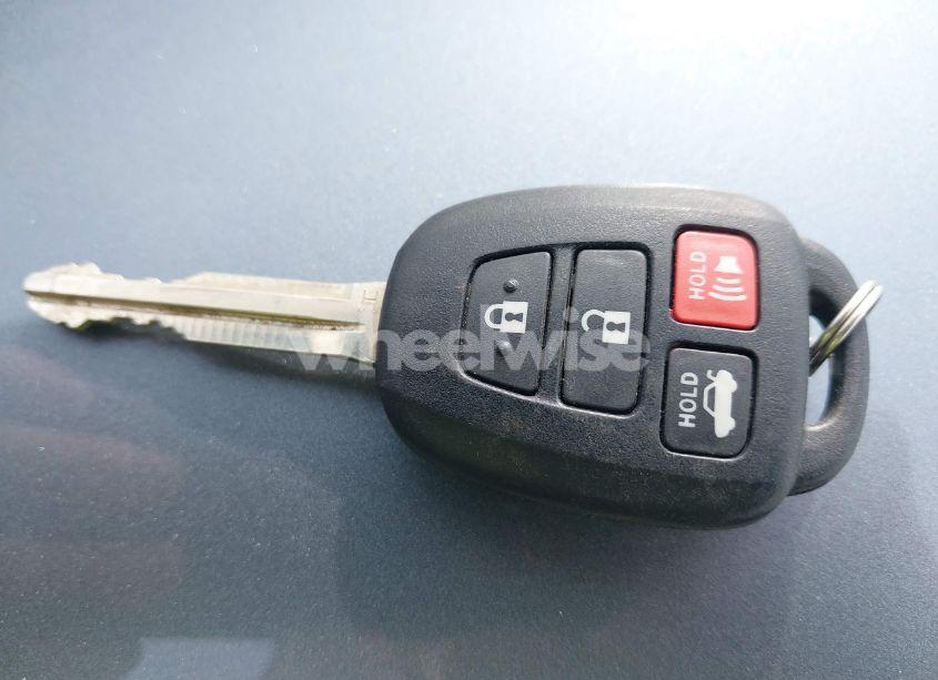 Photo 11 of 2019 Toyota Corolla LE (VIN 2T1BURHE2KC206835)