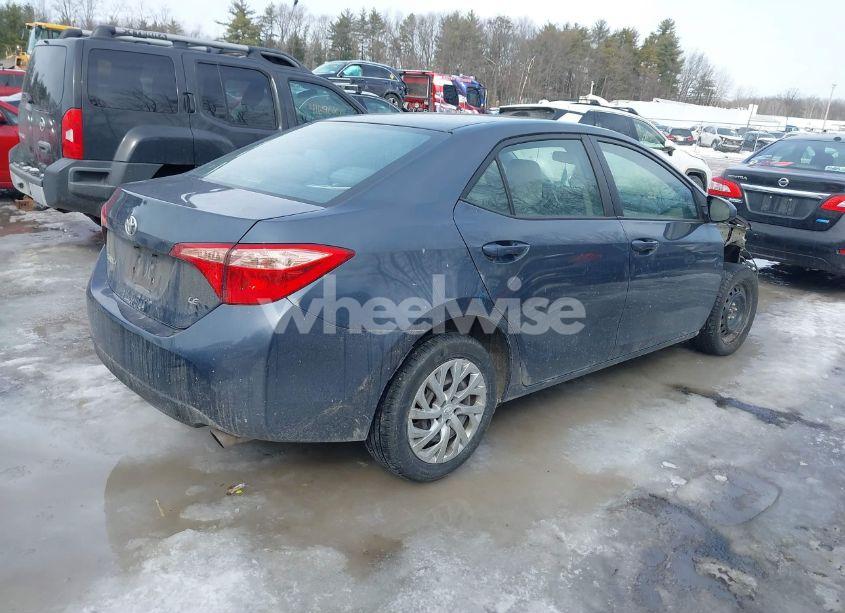 Photo 4 of 2019 Toyota Corolla LE (VIN 2T1BURHE2KC206835)