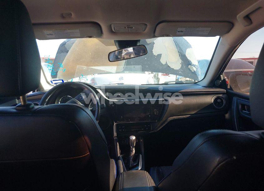 Photo 18 of 2019 Toyota Corolla SE (VIN 2T1BURHE2KC222694)