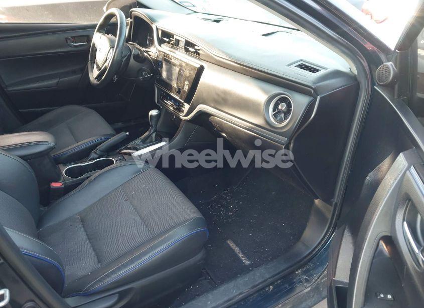 Photo 5 of 2019 Toyota Corolla SE (VIN 2T1BURHE2KC222694)