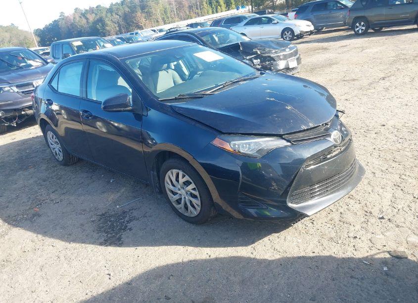 2019 Toyota Corolla LE (VIN 2T1BURHE2KC223568) main photo