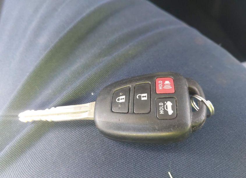 Photo 11 of 2019 Toyota Corolla LE (VIN 2T1BURHE2KC223568)