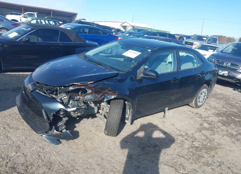 Photo 2 of 2019 Toyota Corolla LE (VIN 2T1BURHE2KC223568)