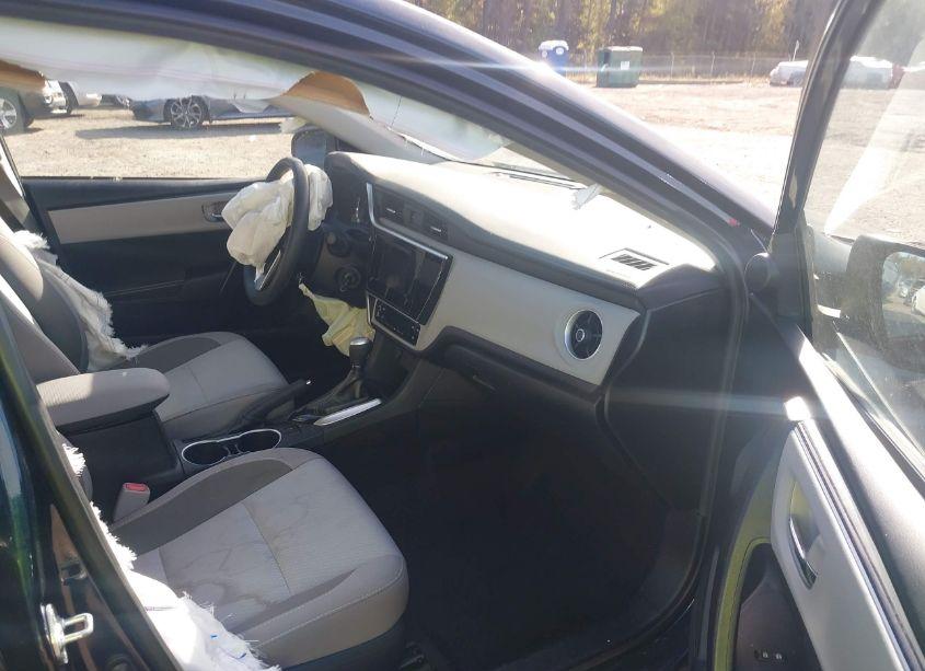 Photo 5 of 2019 Toyota Corolla LE (VIN 2T1BURHE2KC223568)