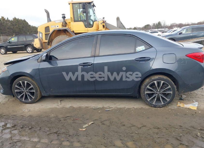 Photo 14 of 2019 Toyota Corolla L/LE/XLE/SE/XSE (VIN 2T1BURHE2KC224221)