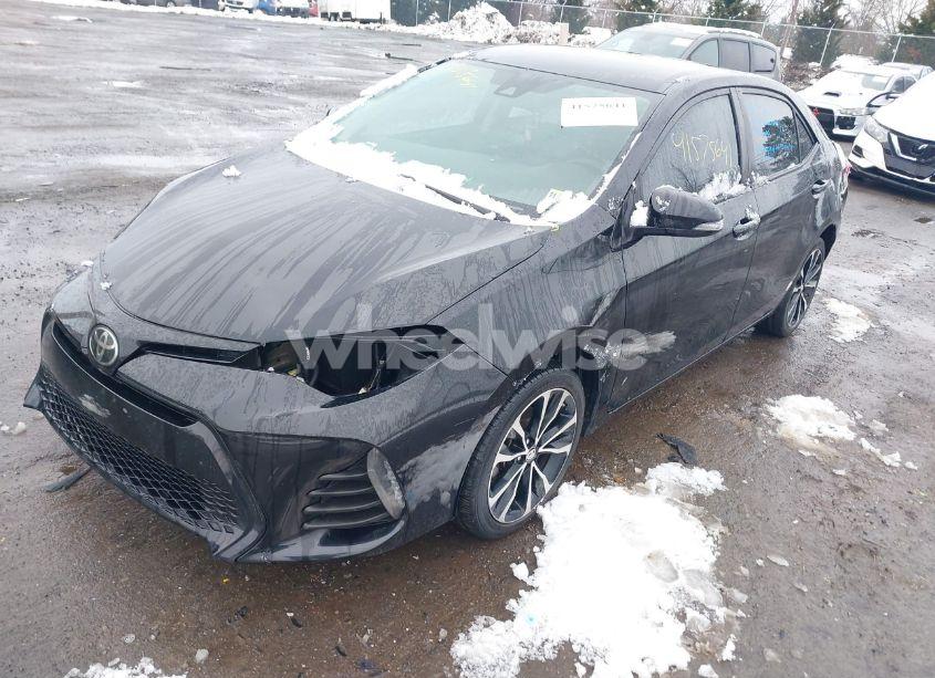 Photo 2 of 2019 Toyota Corolla SE (VIN 2T1BURHE2KC225059)