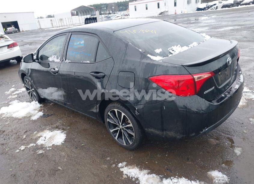 Photo 3 of 2019 Toyota Corolla SE (VIN 2T1BURHE2KC225059)