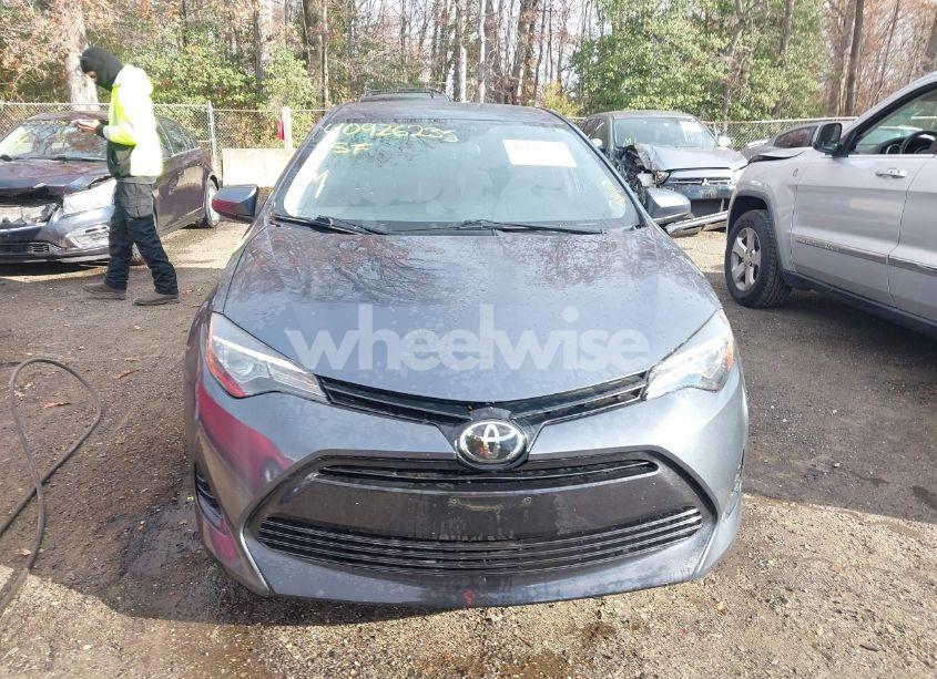 Photo 12 of 2019 Toyota Corolla LE (VIN 2T1BURHE2KC240726)