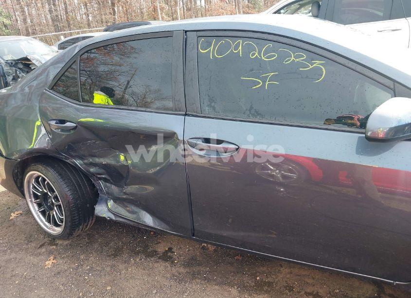 Photo 13 of 2019 Toyota Corolla LE (VIN 2T1BURHE2KC240726)