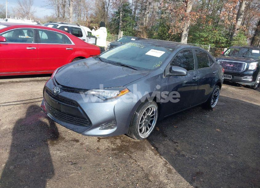 Photo 2 of 2019 Toyota Corolla LE (VIN 2T1BURHE2KC240726)