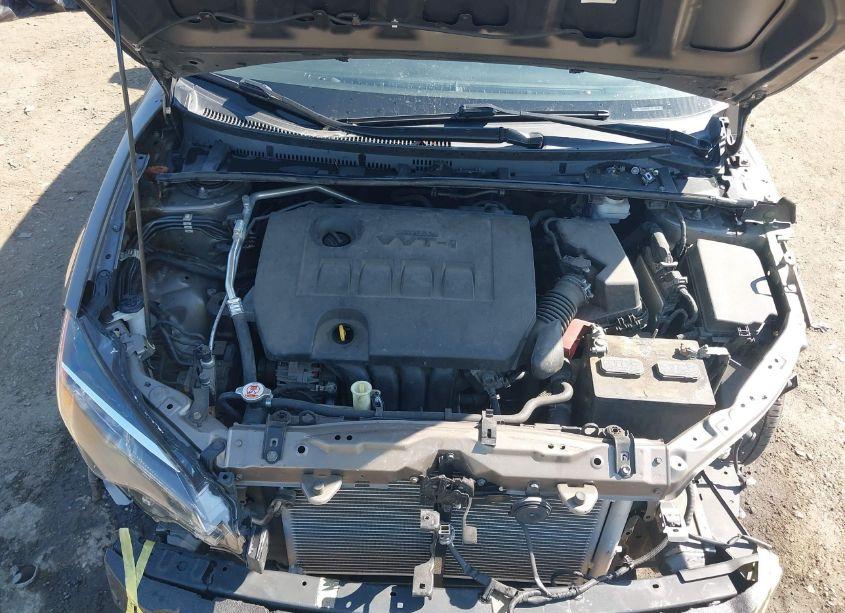 Photo 10 of 2019 Toyota Corolla LE (VIN 2T1BURHE2KC241858)