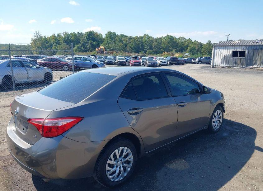 Photo 4 of 2019 Toyota Corolla LE (VIN 2T1BURHE2KC241858)