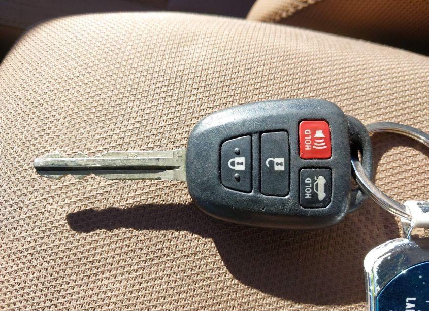 Photo 11 of 2014 Toyota Corolla L/LE/LE PLS/PRM/S/S PLS (VIN 2T1BURHE3EC052804)