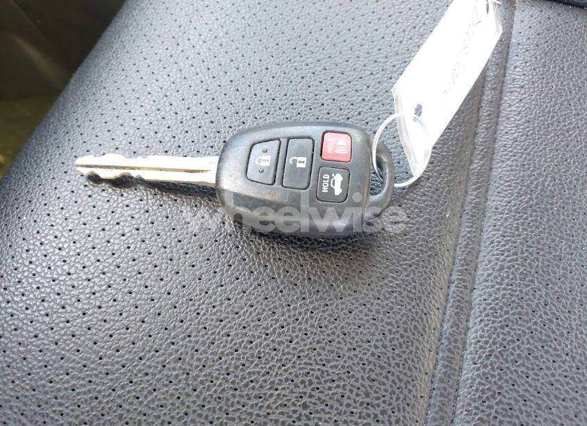 Photo 11 of 2014 Toyota Corolla LE (VIN 2T1BURHE3EC113195)