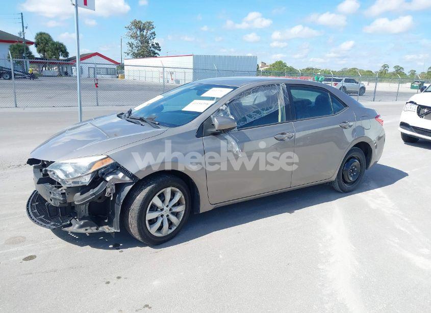 Photo 2 of 2014 Toyota Corolla LE (VIN 2T1BURHE3EC113195)