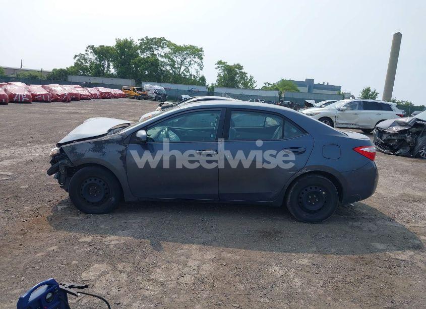 Photo 15 of 2015 Toyota Corolla LE (VIN 2T1BURHE3FC246766)