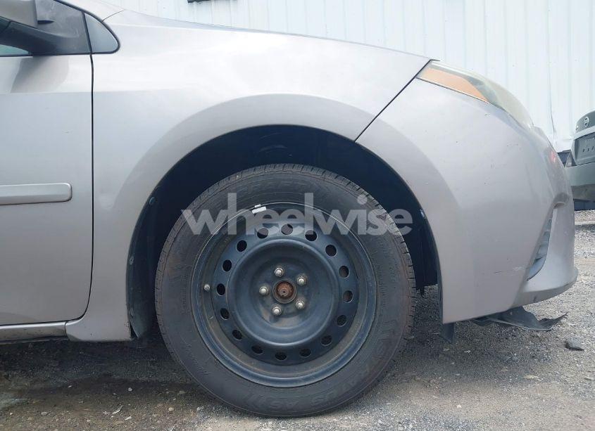 Photo 19 of 2015 Toyota Corolla LE (VIN 2T1BURHE3FC251448)